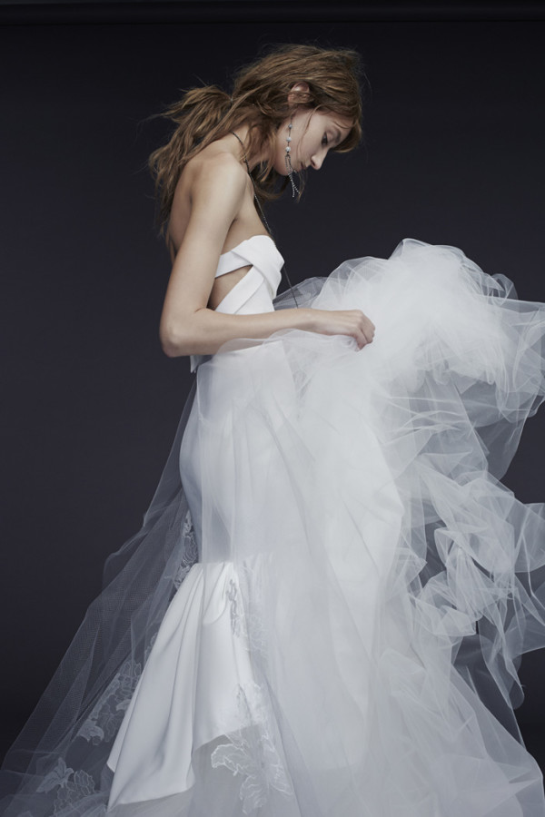 9Vera-Wang-strapless-silk-crepe-mermaid-wedding-dress-2015-600x900