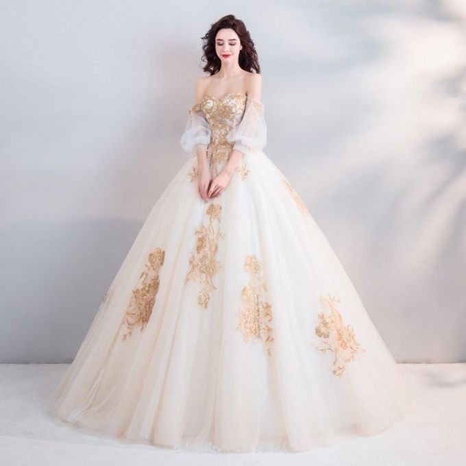 Ball-Gown-Palace-Golden-Stereo-Embroidery-Bride's-Perspective-on-Long-Sleeve-Strapless-Chinese-Wedding-Dresses-800x800.jpg